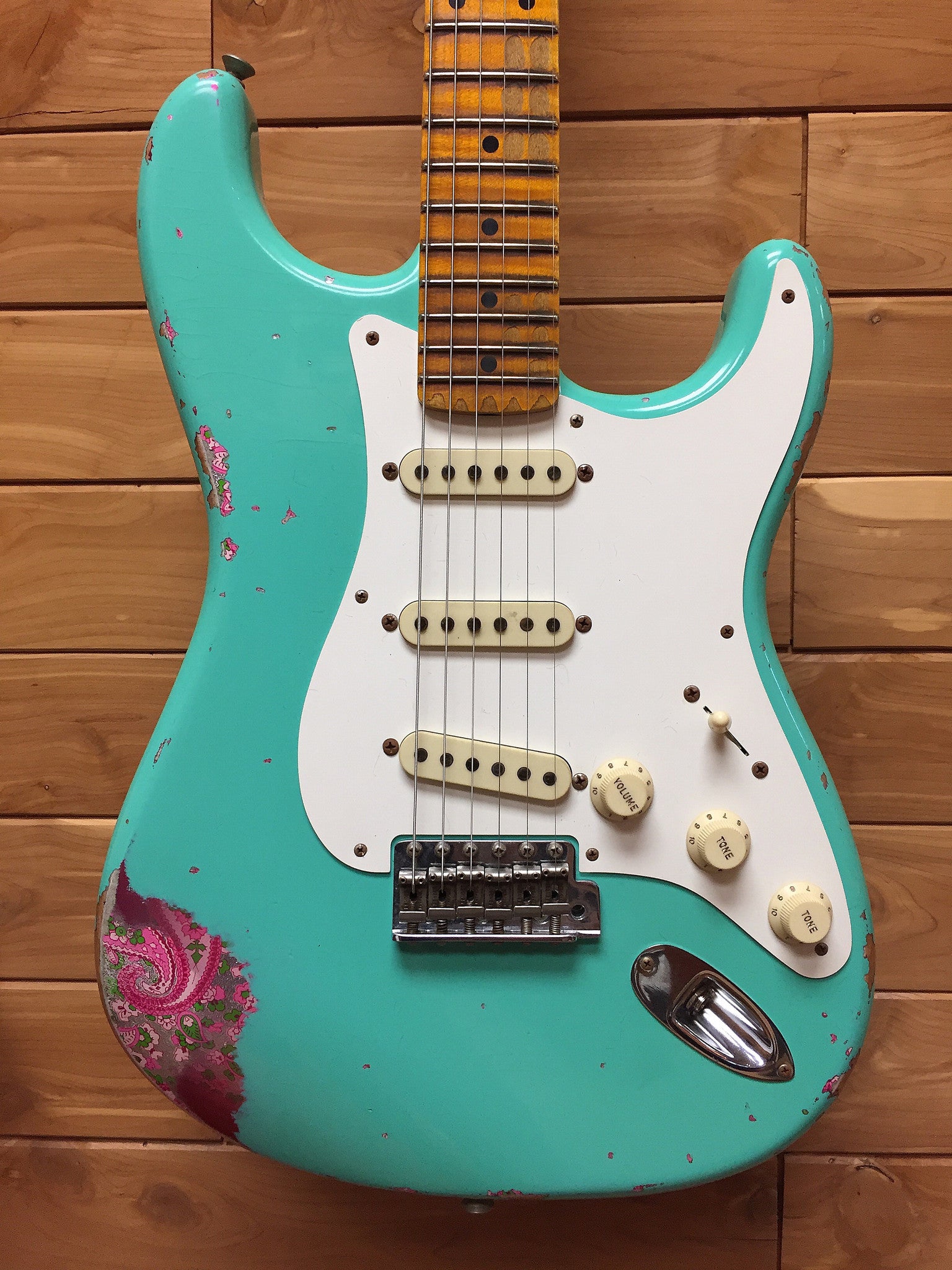 Fender Custom Shop Limited Edition 1957 Stratocaster Heavy Relic Sea Foam Green Over Paisley 9235302357 - L.A. Music - Canada's Favourite Music Store!