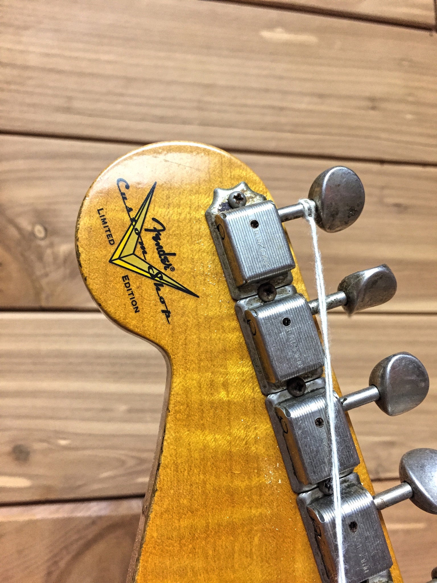 Fender Custom Shop Limited Edition 1957 Stratocaster Heavy Relic Sea Foam Green Over Paisley 9235302357 - L.A. Music - Canada's Favourite Music Store!