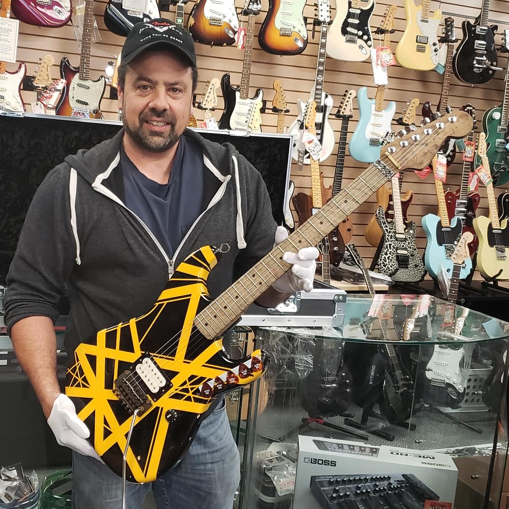 EVH 79 Tribute Relic Bumblebee - Black with Yellow Stripes