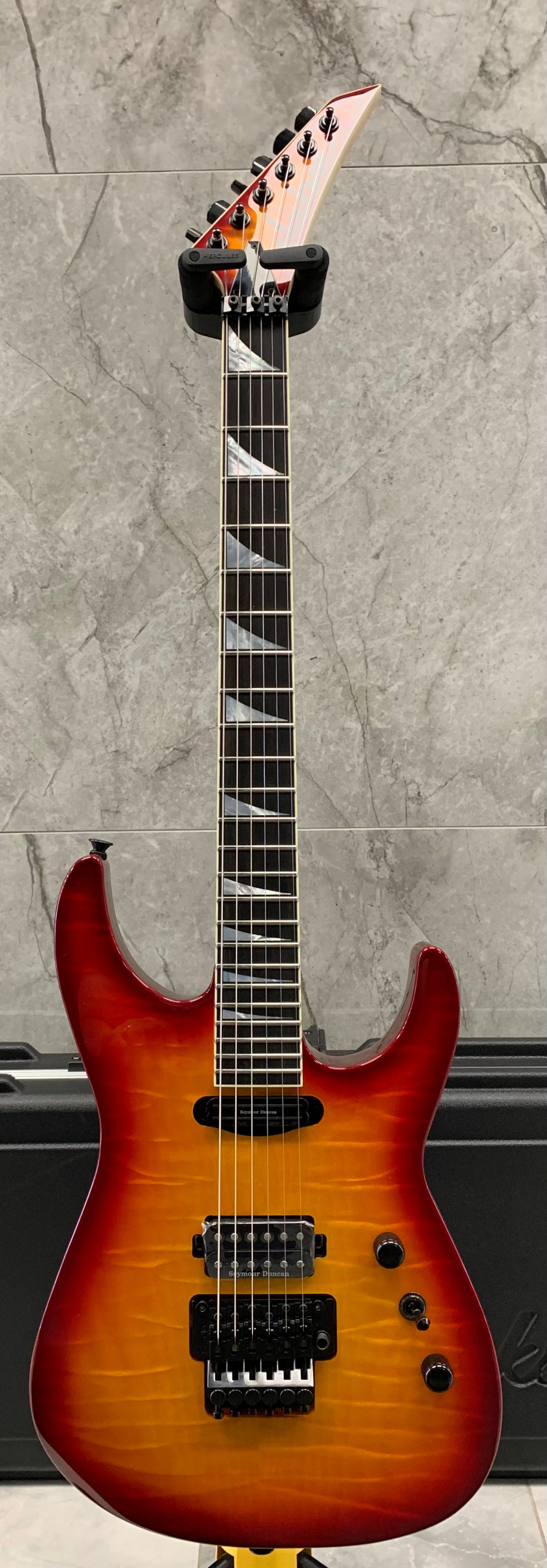 Jackson USA Custom Shop Custom Select Dinky HS Quilted Maple Top in Burnt Cherry Sunburst 2811002520 SERIAL NUMBER XN12324 - 8.0 LBS