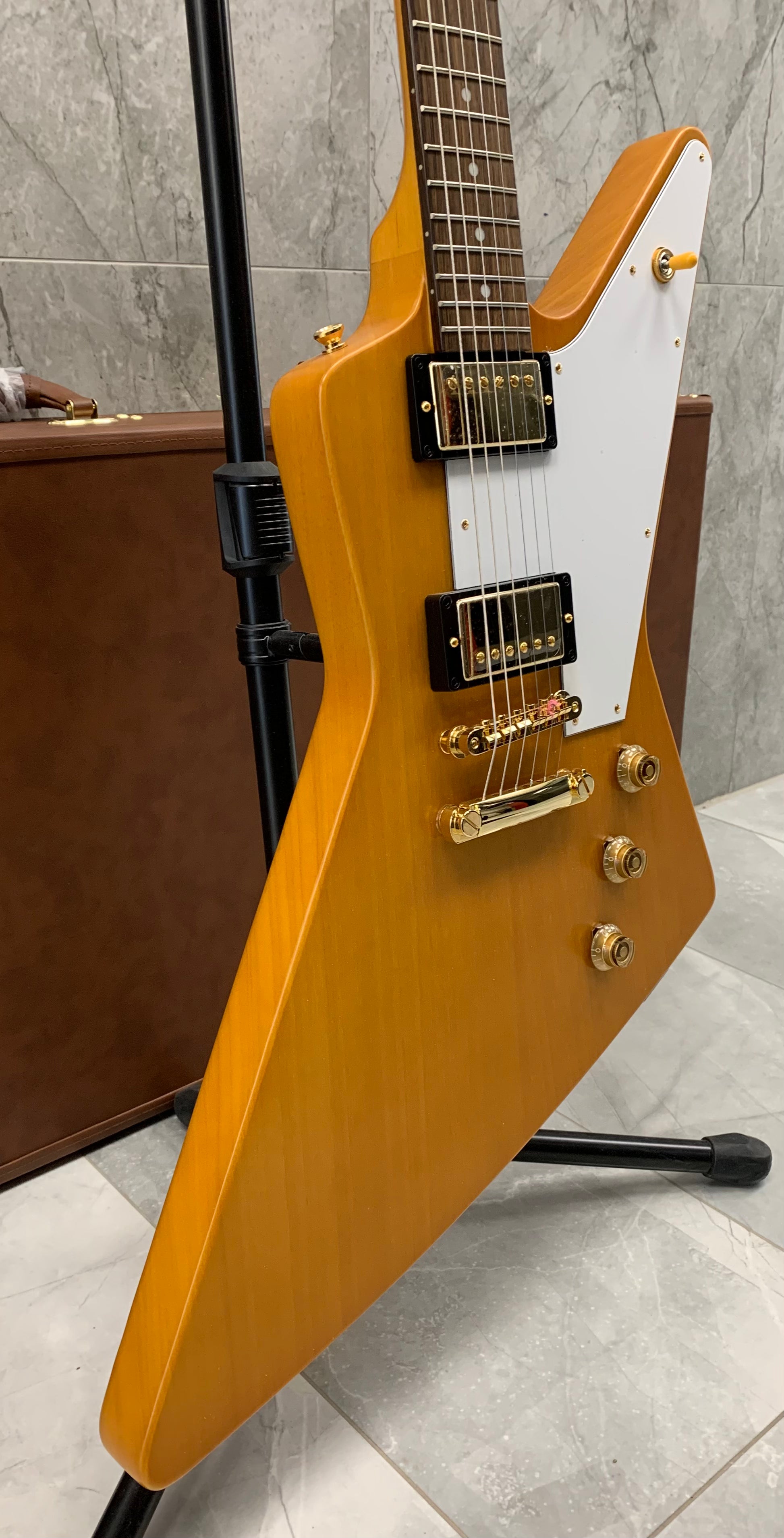 Epiphone Inspired by Gibson Custom Shop 1958 Korina Explorer IGCKEXWANAGH AGED SEMI GLOSS FINISH