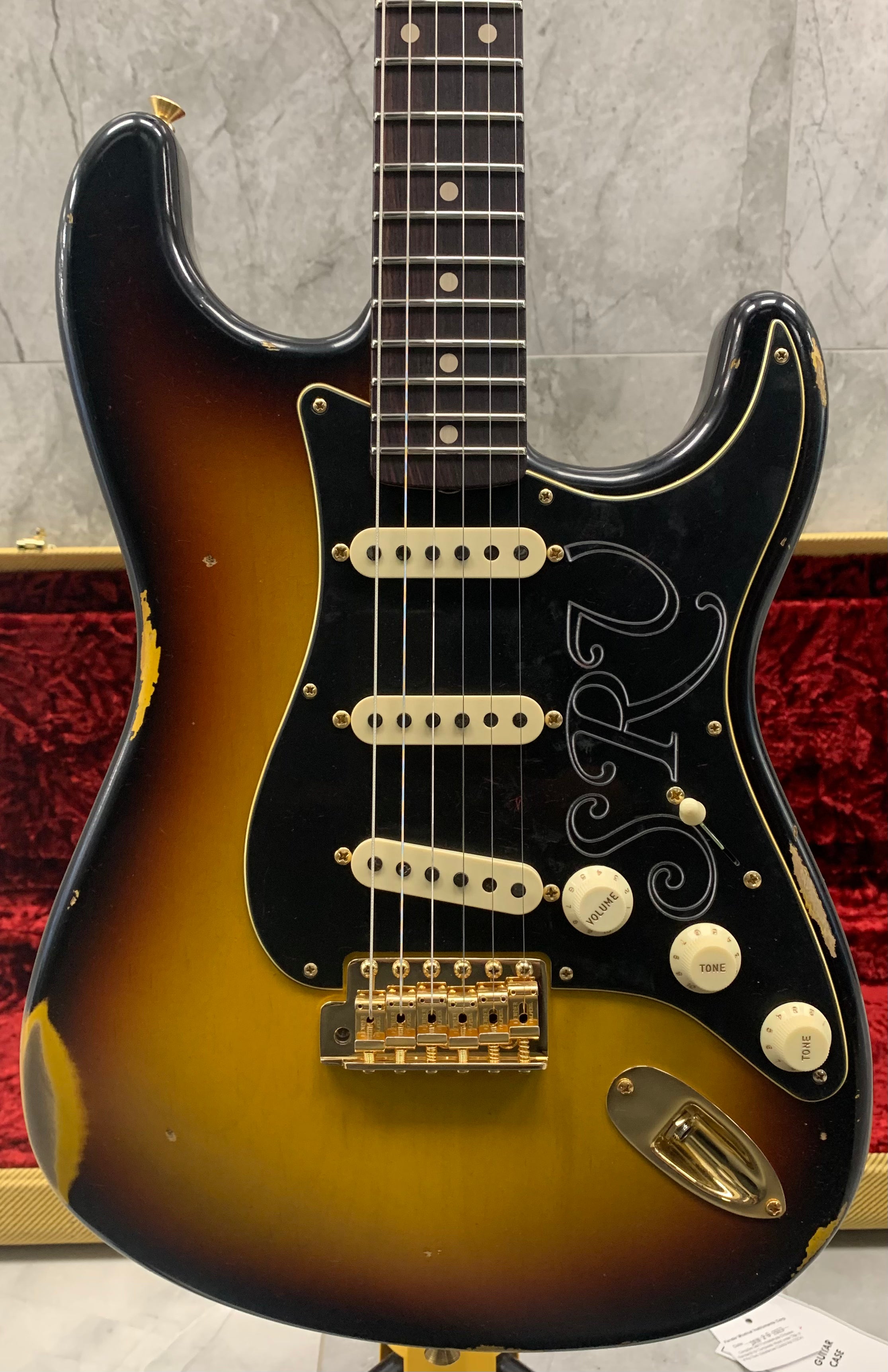 Fender Custom Shop SRV Stevie Ray Vaughan Signature Stratocaster Relic with Closet Classic Hardware, Rosewood Fingerboard, Faded 3-Color Sunburst 9235001087