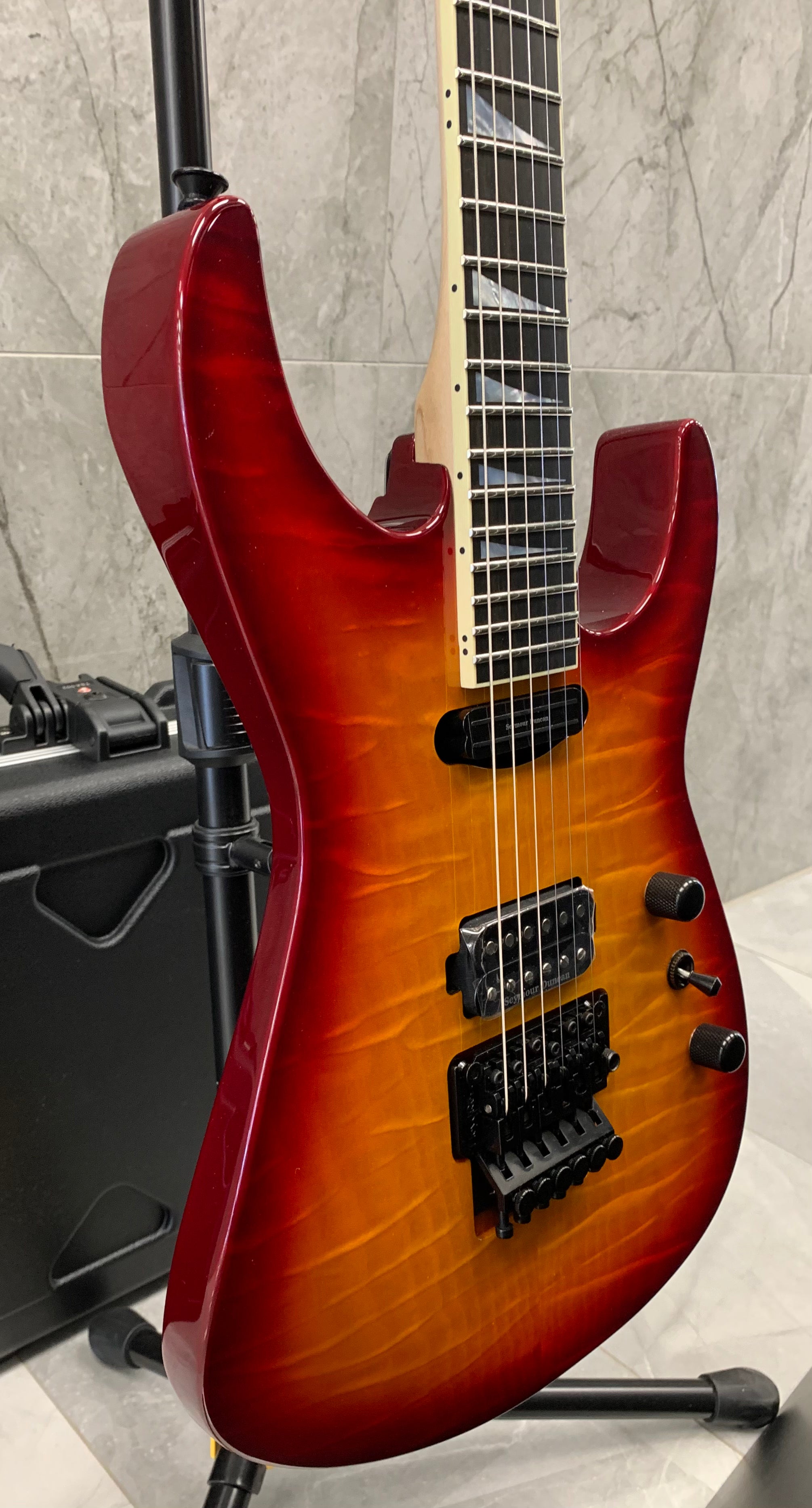 Jackson USA Custom Shop Custom Select Dinky HS Quilted Maple Top in Burnt Cherry Sunburst 2811002520 SERIAL NUMBER XN12324 - 8.0 LBS