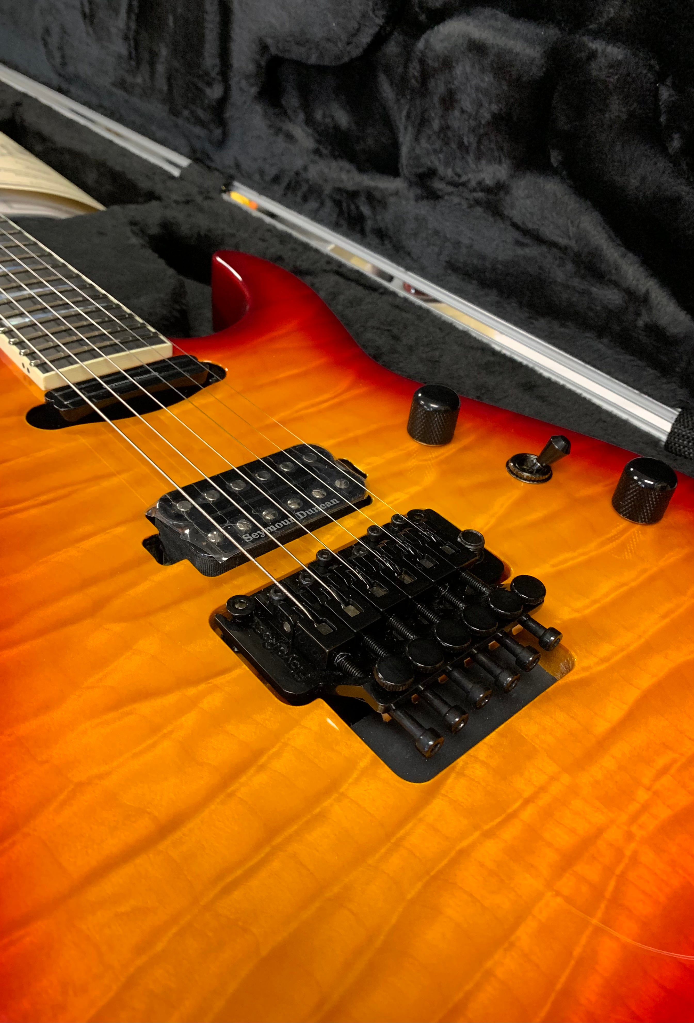 Jackson USA Custom Shop Custom Select Dinky HS Quilted Maple Top in Burnt Cherry Sunburst 2811002520 SERIAL NUMBER XN12324 - 8.0 LBS