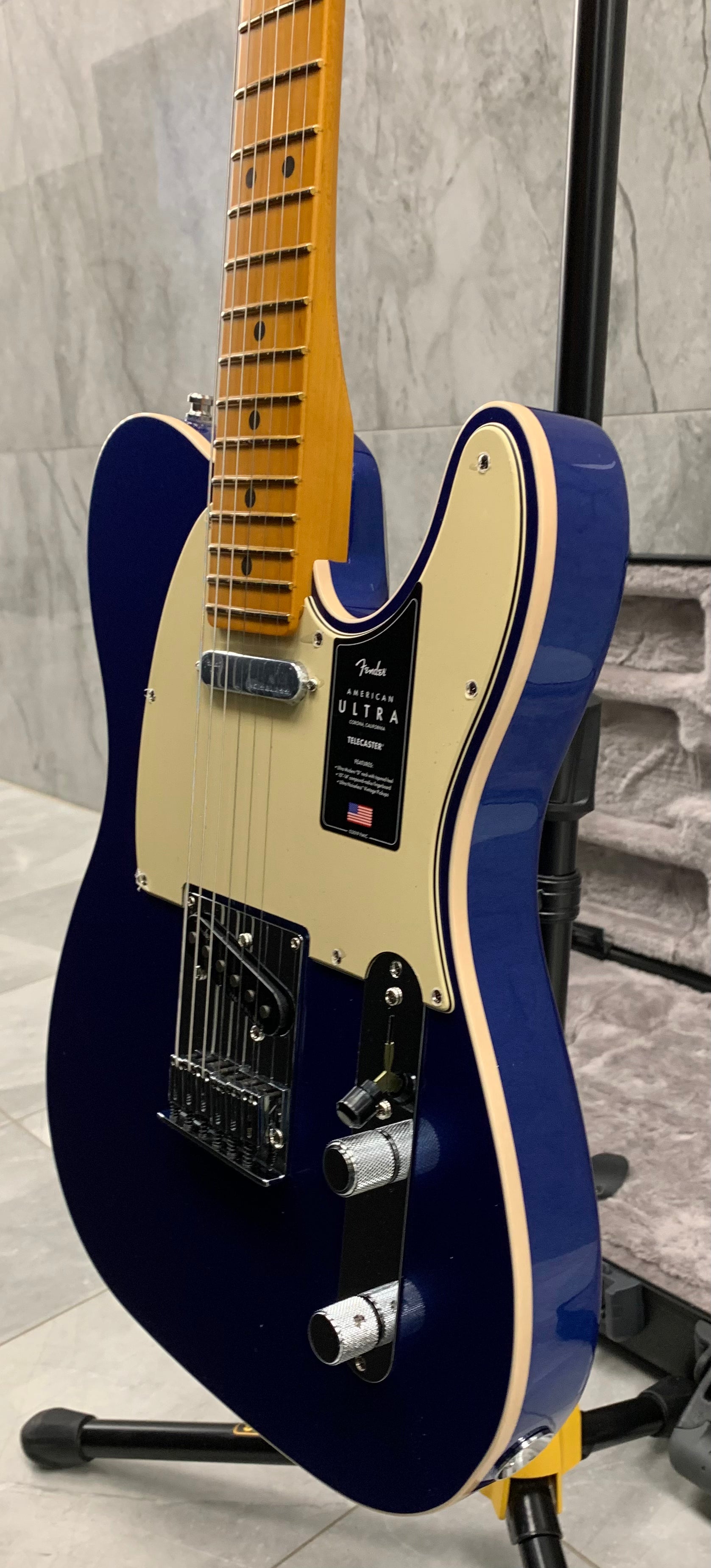 Fender American Ultra Telecaster Maple Fingerboard Cobra Blue 0118032795