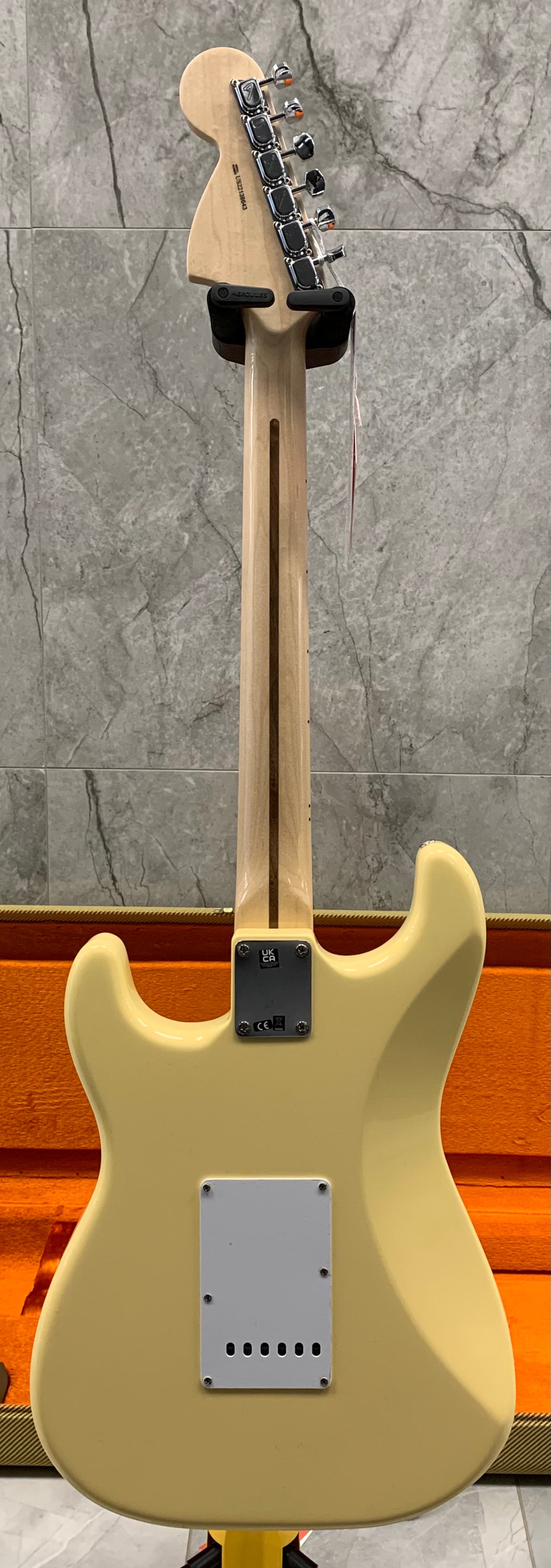 Fender Yngwie Malmsteen Stratocaster Scalloped Maple Fingerboard Vintage White 0107112841