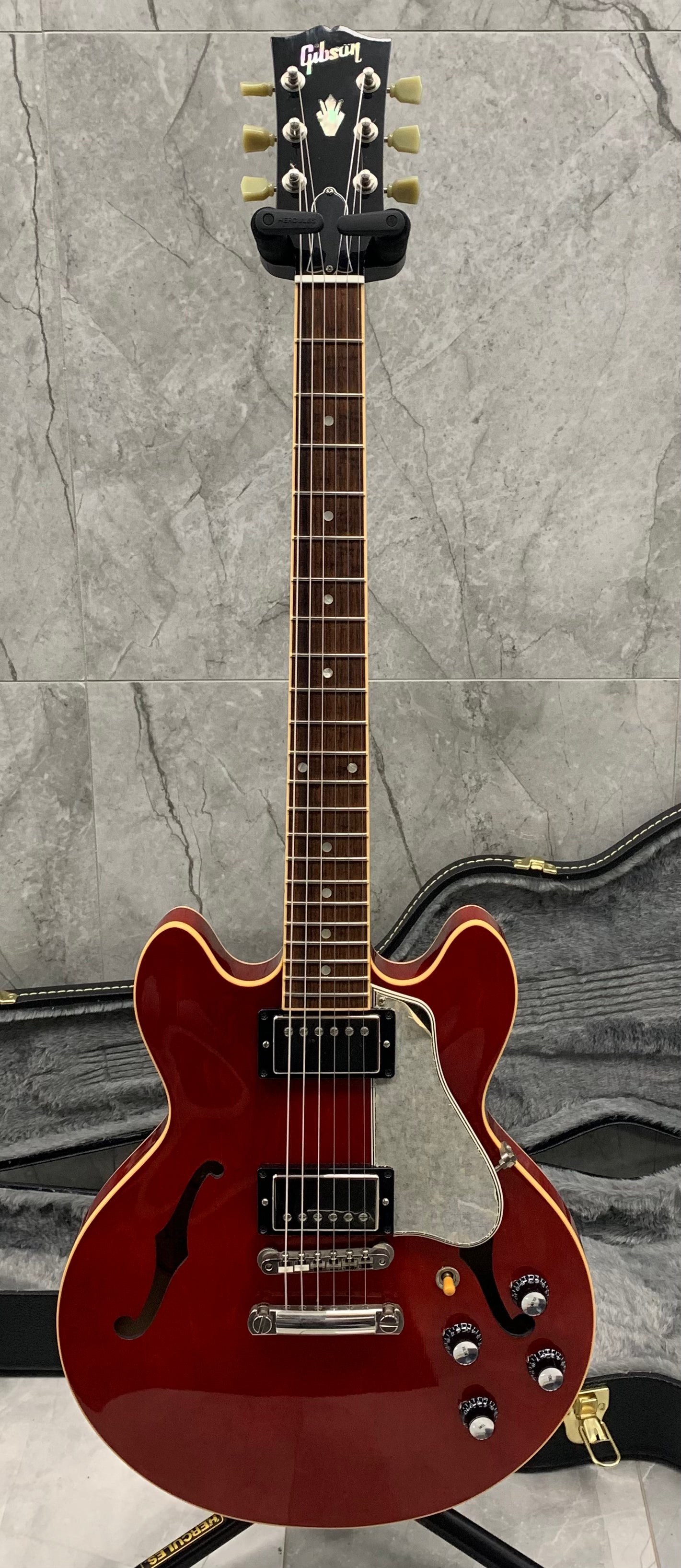 GIBSON ES 339 CHERRY GLOSS FINISH - USED 2008 - SEE PICTURES FOR DETAILS SERIAL NUMBER CS80792 - 8.0 LBS