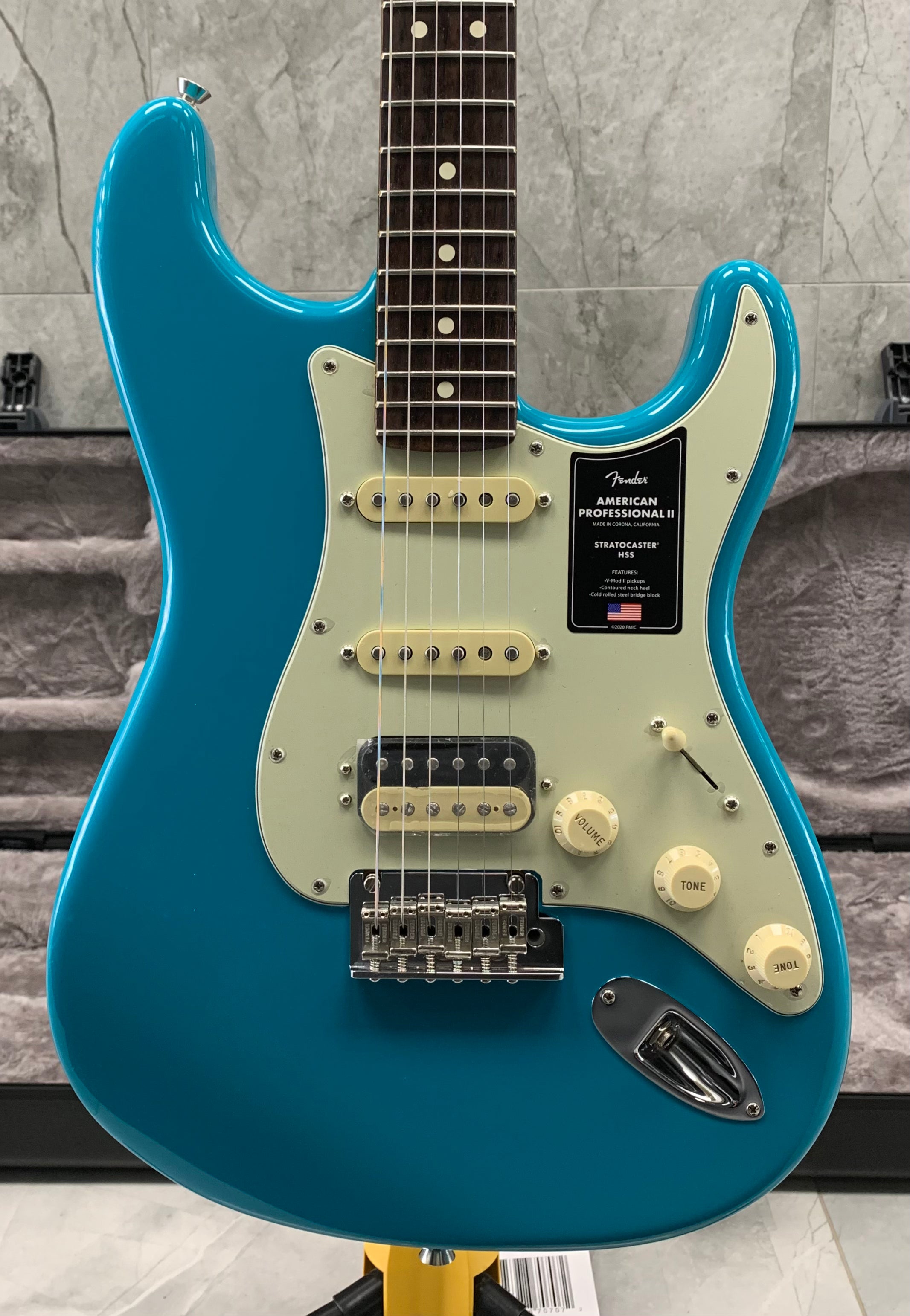 Fender American Professional II Stratocaster HSS Rosewood Fingerboard Miami  Blue F-0113910719 SERIAL NUMBER US22023610 - 7.8 LBS
