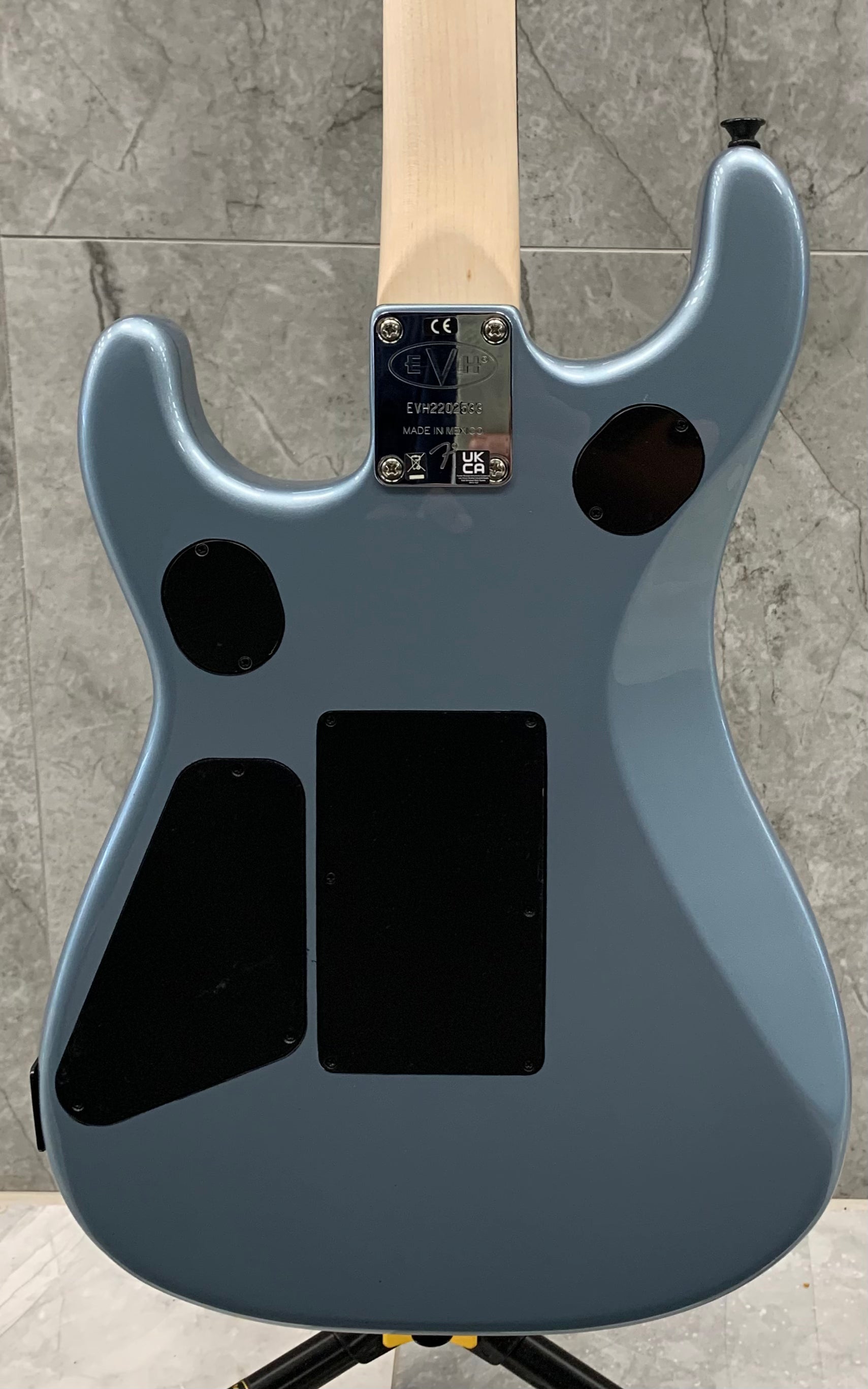 EVH 5150 Series Standard Ebony Fingerboard, Ice Blue Metallic 5108001513 SERIAL NUMBER EVH2202533 - 7.6 LBS