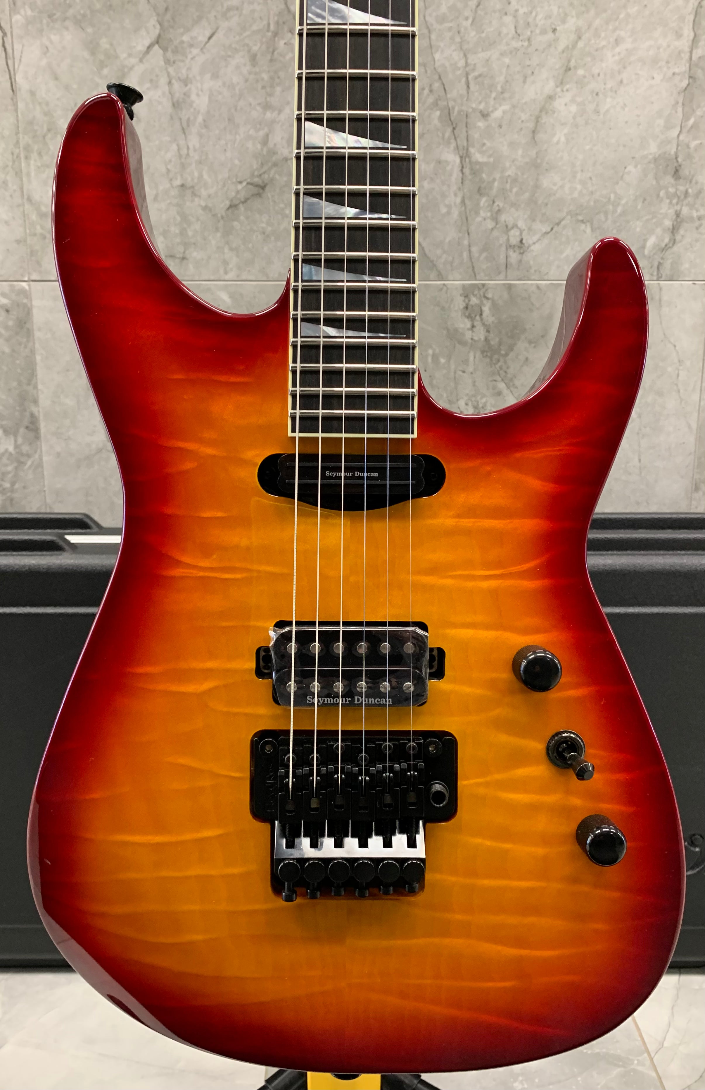 Jackson USA Custom Shop Custom Select Dinky HS Quilted Maple Top in Burnt Cherry Sunburst 2811002520 SERIAL NUMBER XN12324 - 8.0 LBS